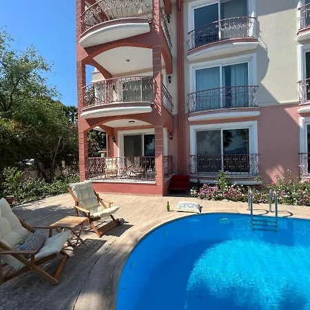 Goele Manzarali Bahceli Havuzlu Lejlighed Koycegiz (Mugla)